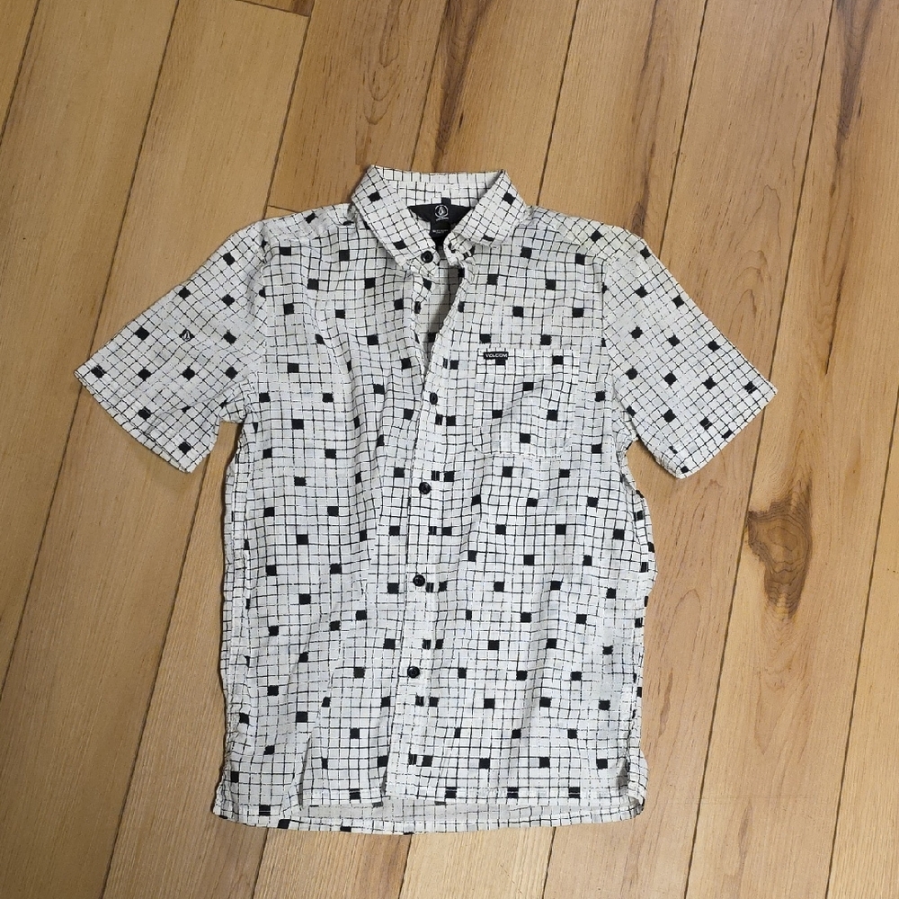 Volcom Black and White Geometric Shirt Boys 💙5 For $25💙